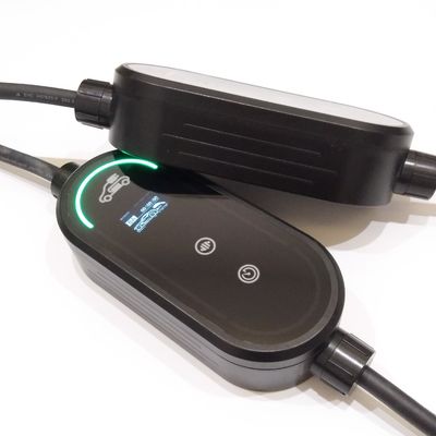 구입하다 7kW 32A IP67 스마트 휴대용 EV 충전기 5m 케이블과 CE 인증 온라인 제품