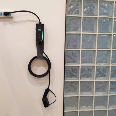 좋은 가격 7.4kW 32A Portable EV Charger with IP67 & Delay Charging 온라인으로